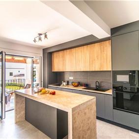 7 bedroom villa with pool in Svetvinčenat, sleeps 14